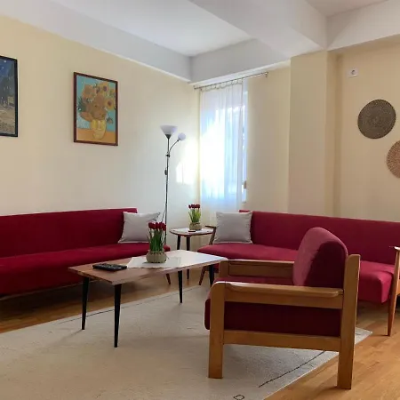 Bright Floor With Free Parking