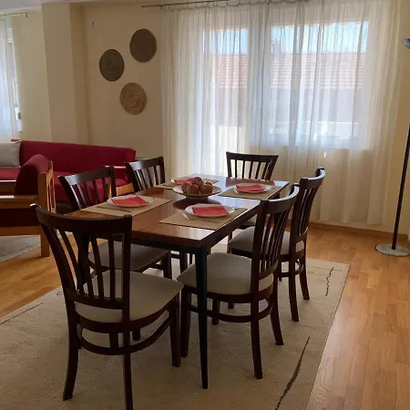 Daire Bright Floor With Free Parking