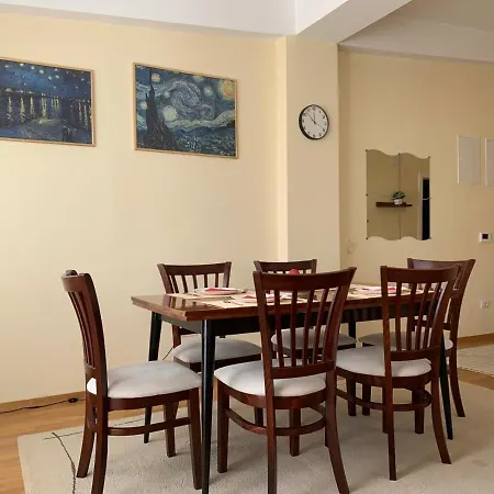 Bright Floor With Free Parking Daire Üsküp