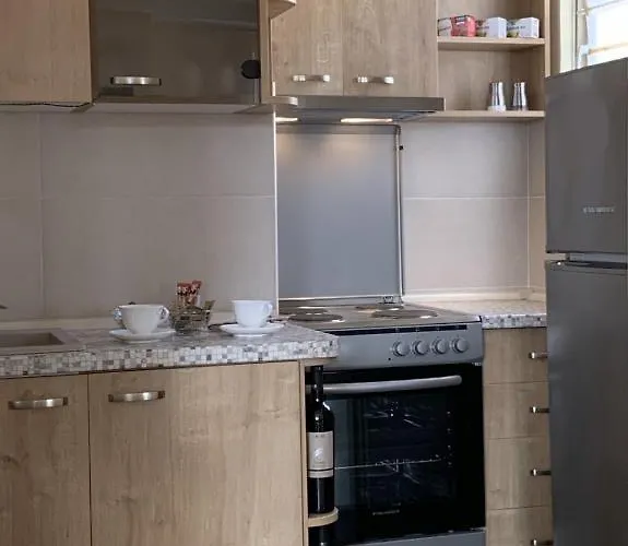 Bright Floor With Free Parking Apartment *